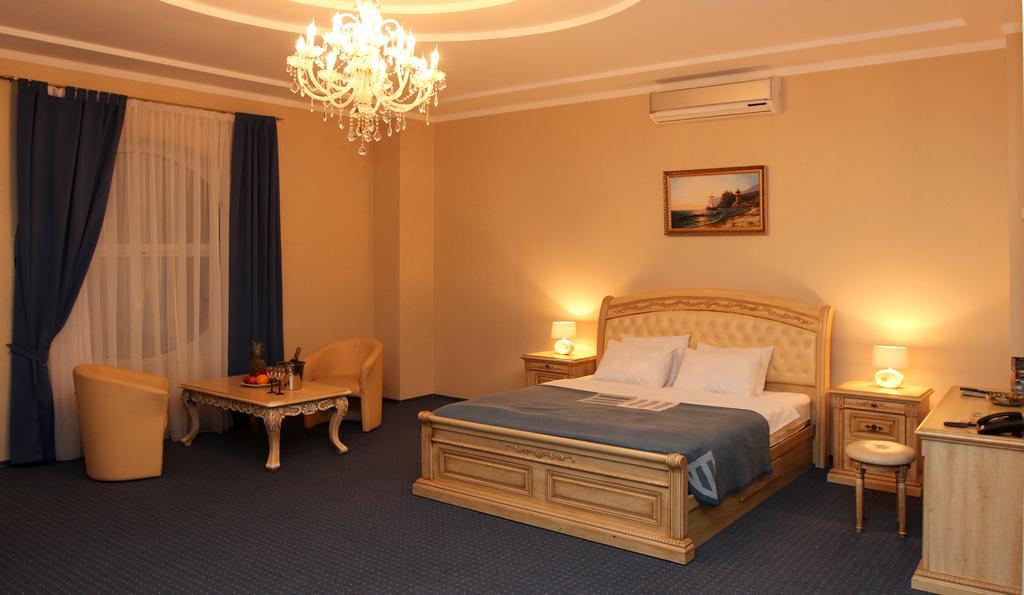 Platinum Hotel Zaporizhia Exterior photo